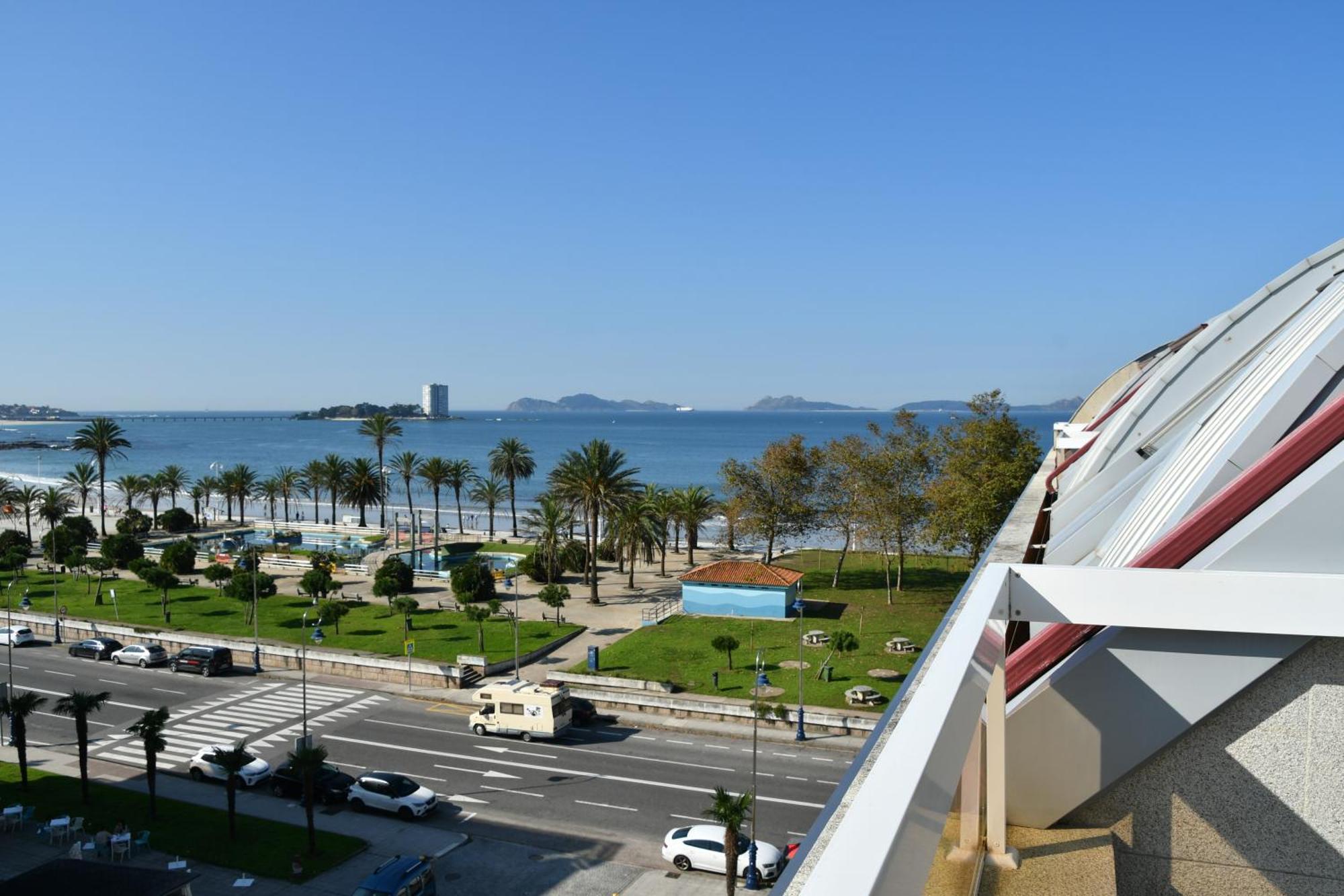 Primera Linea De Playa Samil Costa Con Garaje Incluido Виго Экстерьер фото
